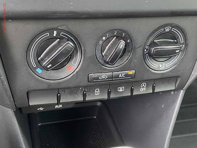Škoda Rapid (2016) 1.2 TSi, 2.maj,ČR, STK5/28 - fotka 13 z 16
