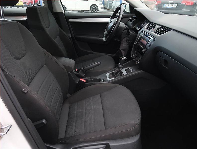 Škoda Octavia (2015) Elegance 2.0 TDI, Automat - fotka 9 z 18