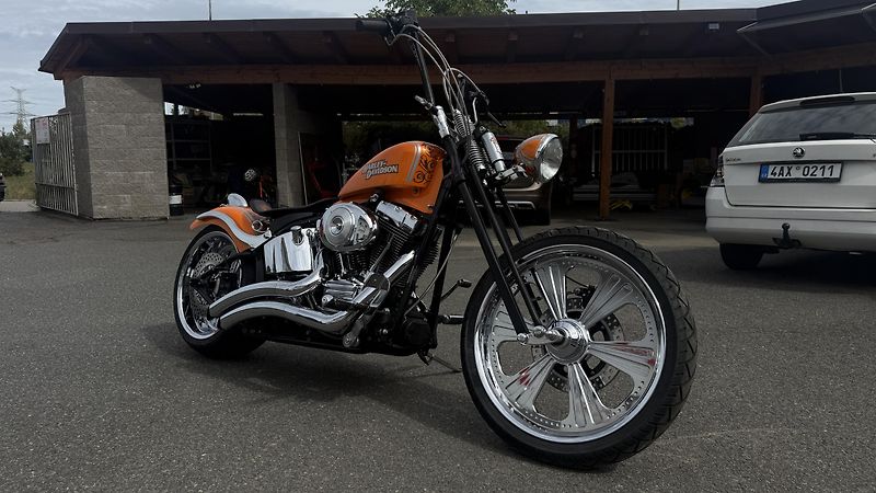 Harley-Davidson FXSTD Softail Deuce (2004) - fotka 2 z 11