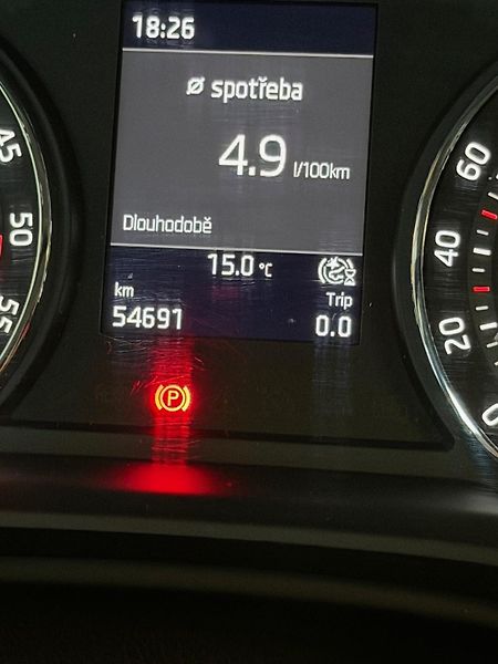 Škoda Octavia 2.0 TDI / 85kW / Amb. ČR - fotka 14 z 20