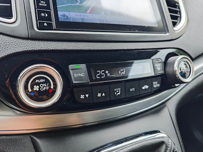 Honda CR-V (2016) 2.0 i-VTEC Elegance Plus 4WD - fotka 23 z 41