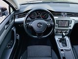 Volkswagen Passat 1.4TSI AUT TAŽNÉ SERVISKA LED - náhled 25