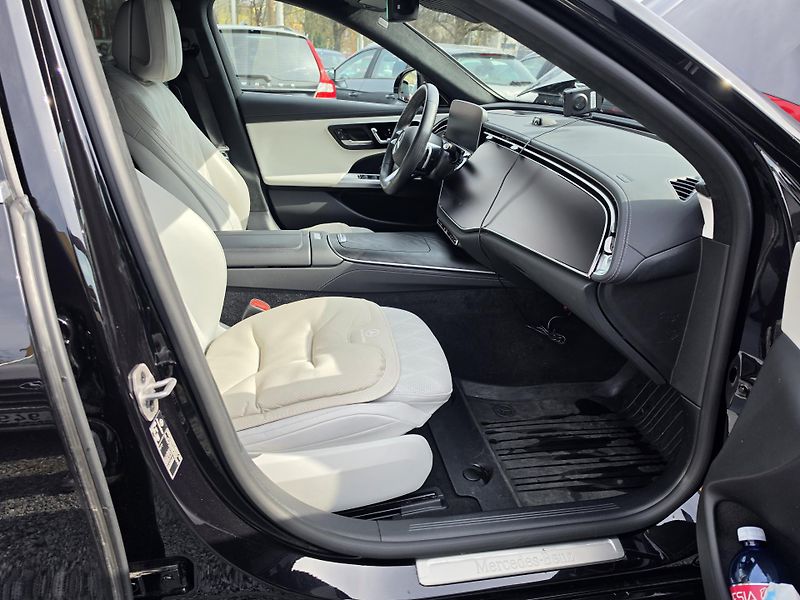 Mercedes-Benz Třídy E 450CDI AMG Burmaster 4D Full - fotka 17 z 25
