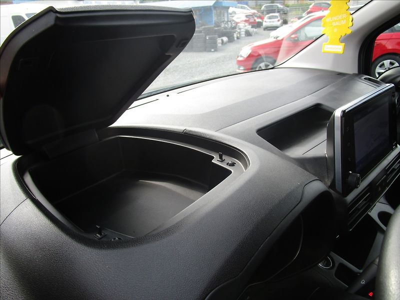 Toyota ProAce City Verso 1.5D-4D, 1. majitel - fotka 17 z 65