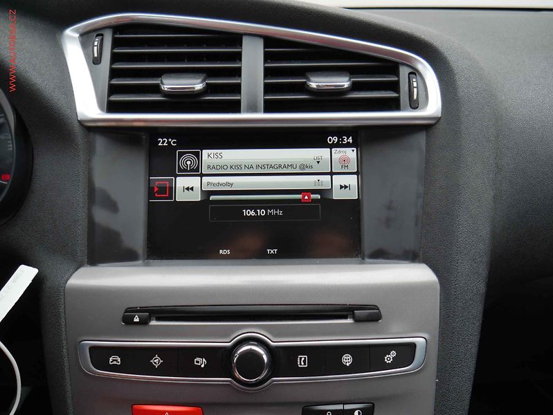 Citroën C4 (2016) 1.2 PT, ČR, AC, navi, park - fotka 16 z 19