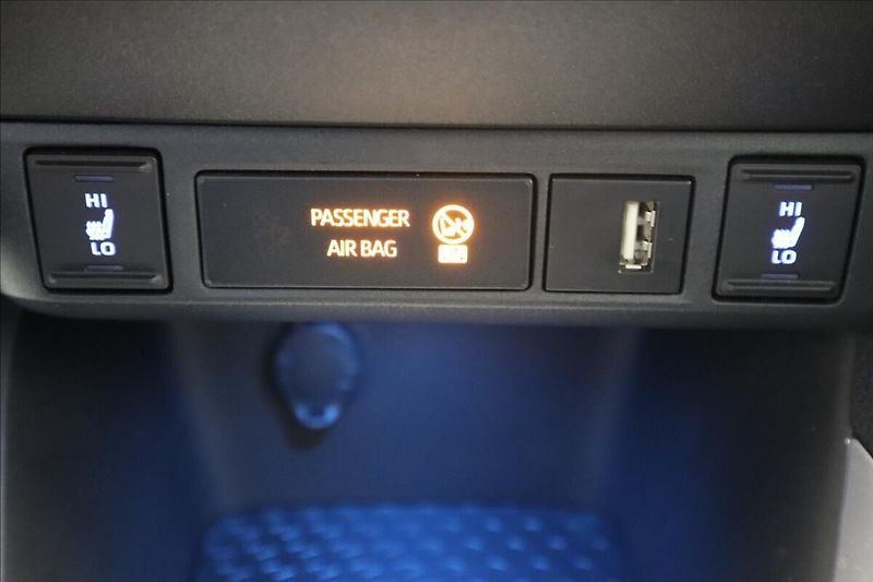 Toyota Yaris 1,5  HYBRID - fotka 21 z 23
