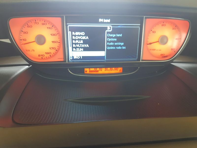 Citroën C8 2.0 HDI DIGIKLIMA NAVI TAŽNÉ - fotka 11 z 24