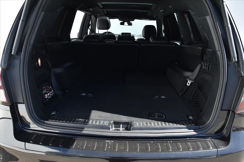 Mercedes-Benz GLS 350d 4MATIC AMG 7-MÍST DPH - fotka 13 z 34
