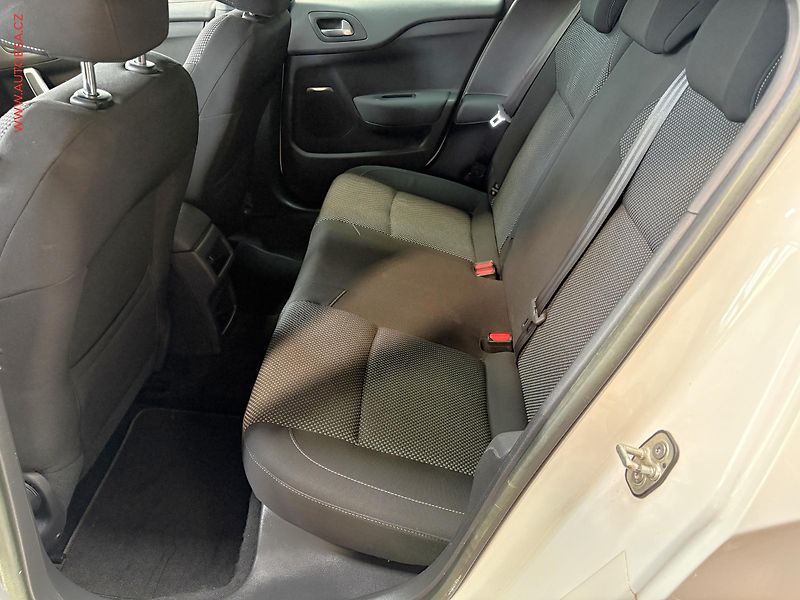 Citroën DS4 (2014) 1.6 VTi, AC, tempo, park - fotka 10 z 15