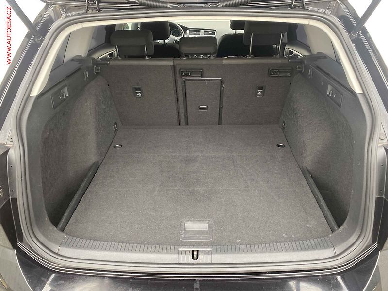 Volkswagen Golf (2019) 2.0 TDi, Comfortline, DSG - fotka 7 z 18