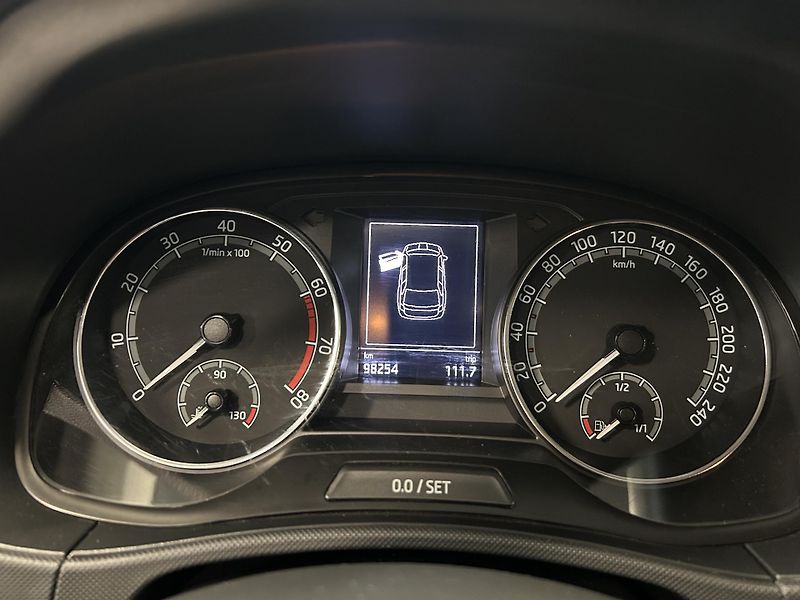 Škoda Fabia (2022) 1.0TSi Ambition TOP - fotka 10 z 22