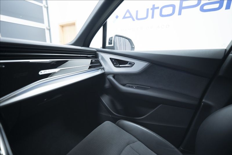 Audi Q7 3,0 TDI QUATTRO S-LINE ČR - fotka 27 z 45