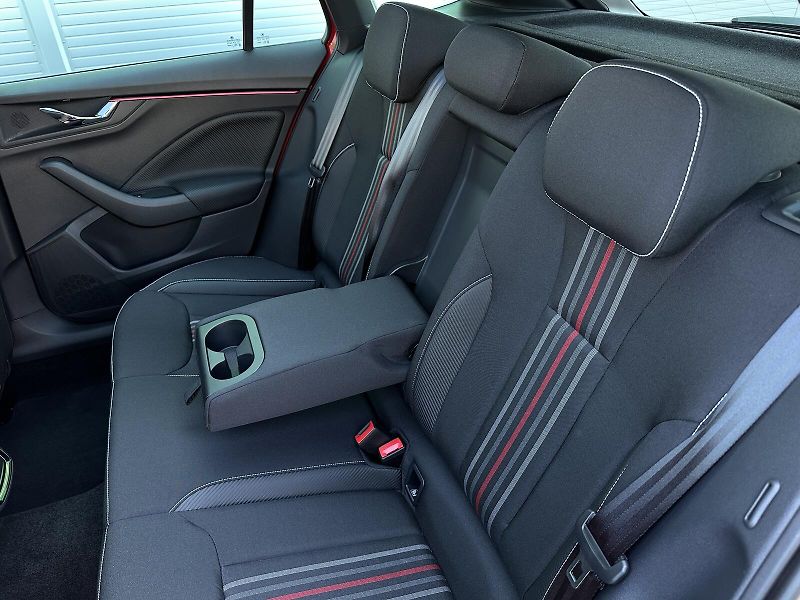 Škoda Scala 1.0TSi DSG Monte Carlo 116PS M - fotka 37 z 42