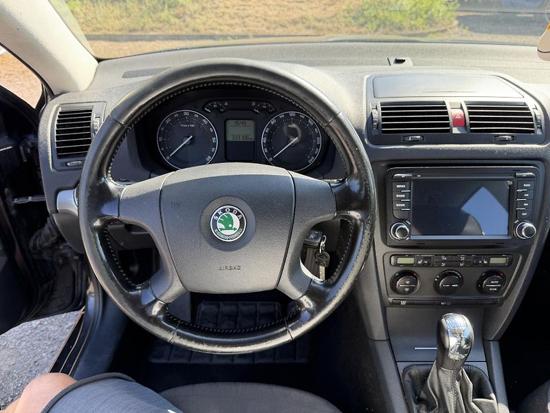 Škoda Octavia 1.9 TDI - fotka 17 z 20