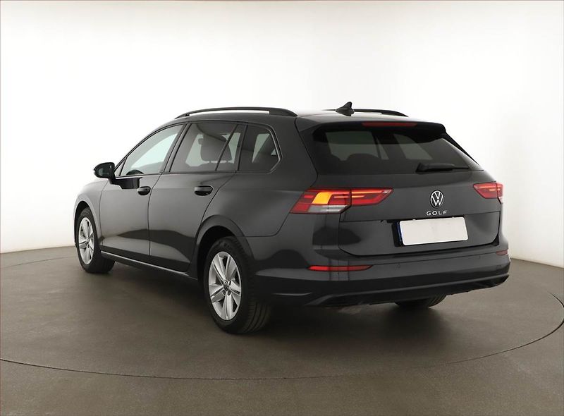 Volkswagen Golf (2022) Life 2.0 TDI, Automat - fotka 4 z 20