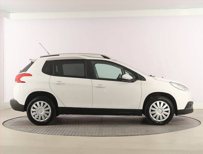 Peugeot 2008 (2014) 1.2 PureTech, Tempomat - fotka 6 z 17