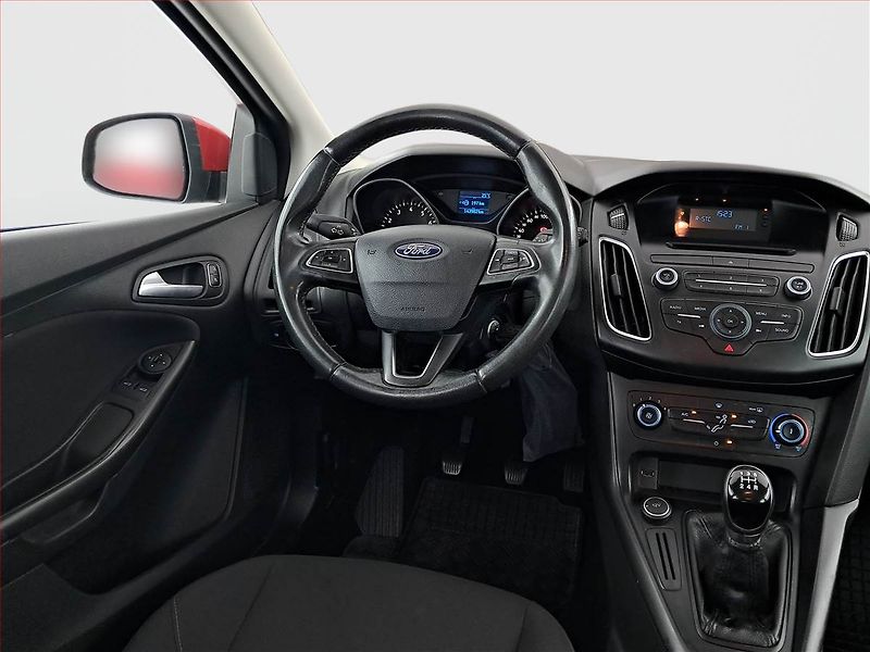 Ford Focus (2018) 1.6 i - fotka 7 z 16