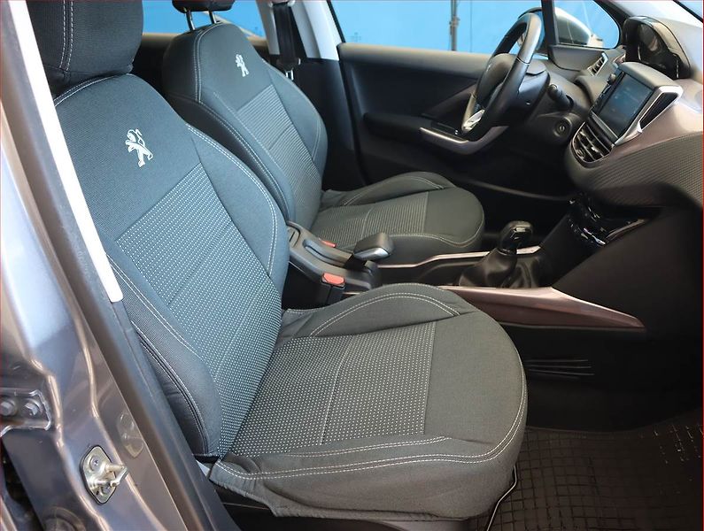 Peugeot 2008 (2016) 1.2 PureTech, Serv.kniha - fotka 9 z 17