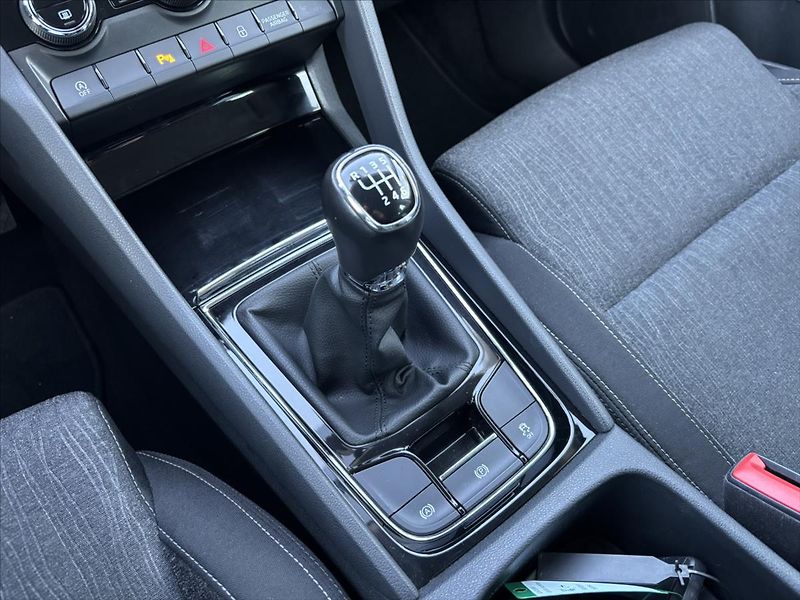Škoda Karoq 2,0 TDi 110kW Style ADAPTIV - fotka 30 z 45