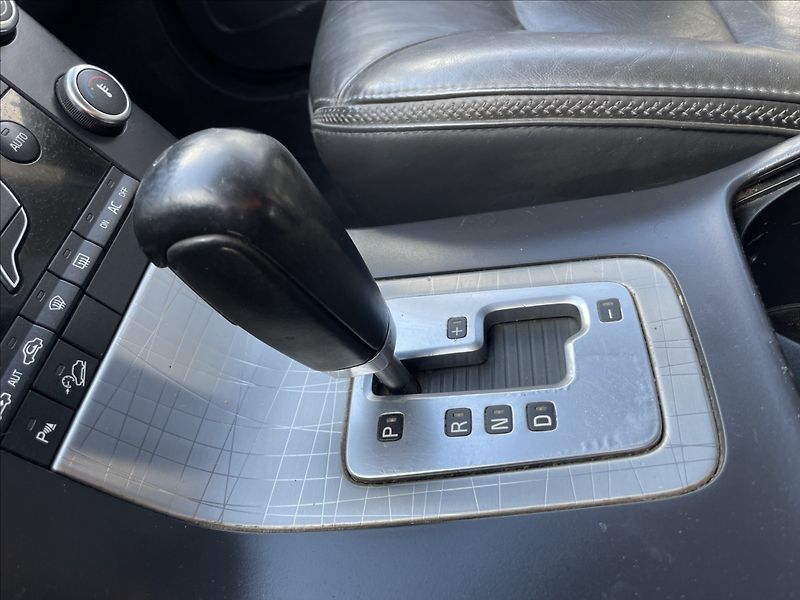 Volvo XC70 2,4 D5 151kw AWD Geartronic Mo - fotka 18 z 35