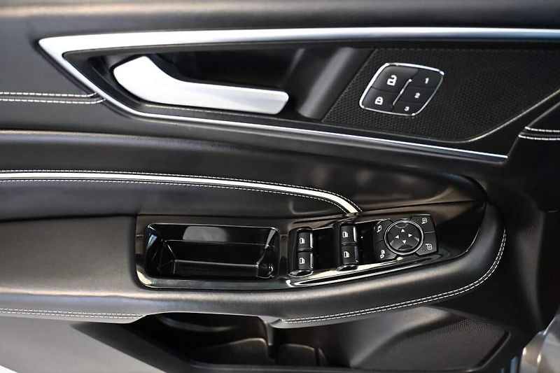 Ford S-MAX (2022) 2.0 VIGNALE 4x4 7 Míst LED ACC - fotka 27 z 42