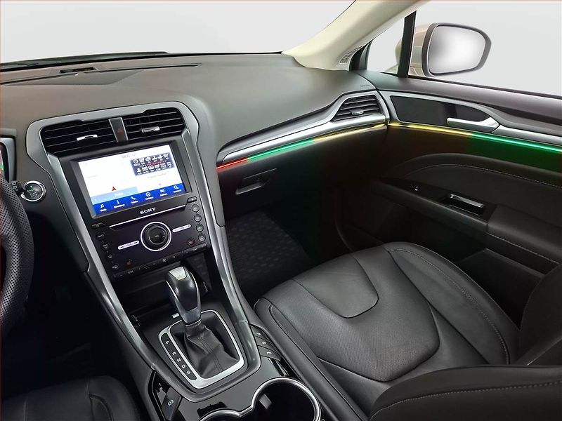 Ford Mondeo (2015) 2.0 TDCI, Automat, Navi - fotka 8 z 22