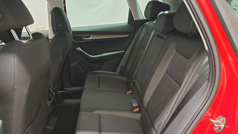 Škoda Karoq (2025) Top Selection 1,5 TSI 110 kW - fotka 13 z 22