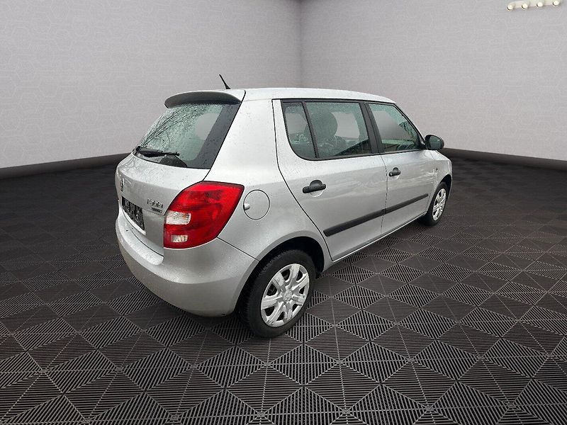 Škoda Fabia (2010) 1.2Tsi 63kw - fotka 7 z 23