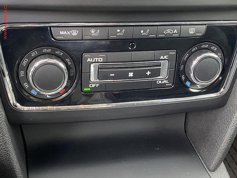 Škoda Superb (2013) 1.4 TSi, AC, temp - fotka 14 z 17