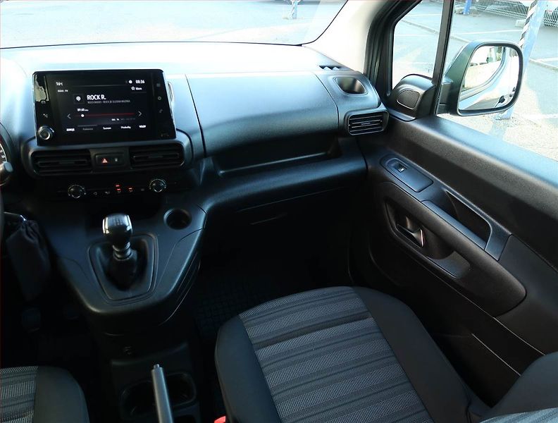 Opel Combo (2020) Edition 1.2 Turbo, 5Míst, ČR - fotka 8 z 18