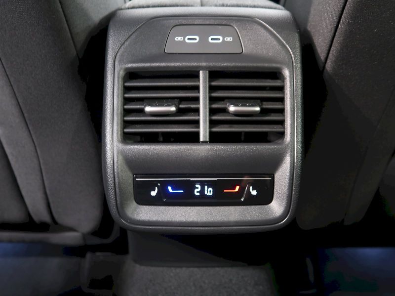 Škoda Superb (2025) 1.5TSI 110KW DSG TAŽNÉ 2 SADA - fotka 42 z 48