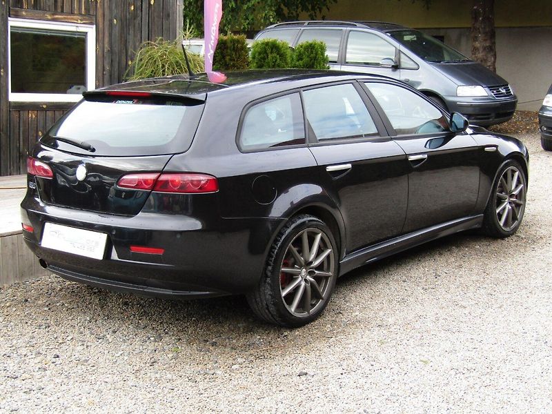 Alfa Romeo 159 (2009) 2.0JTD 125kW - fotka 11 z 33