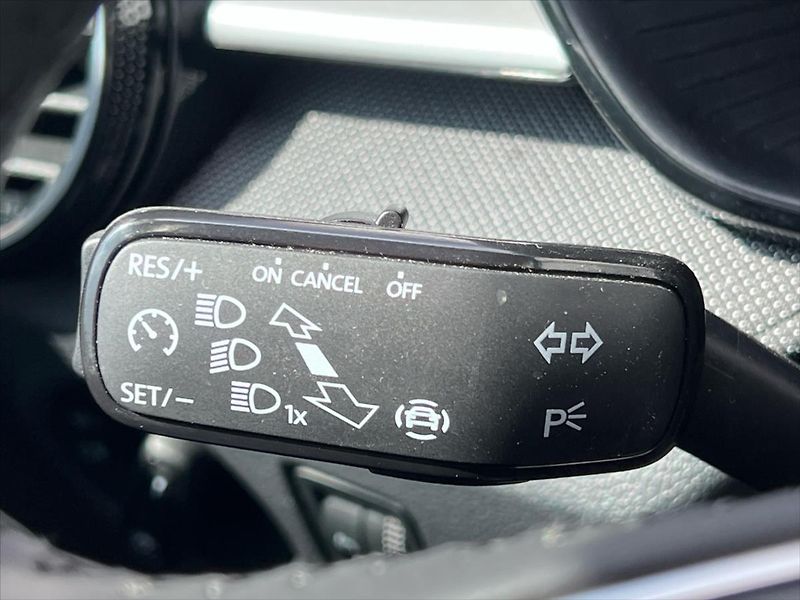 Škoda Fabia 1,0 TSi 70kW SELECTION  IV. - fotka 19 z 23