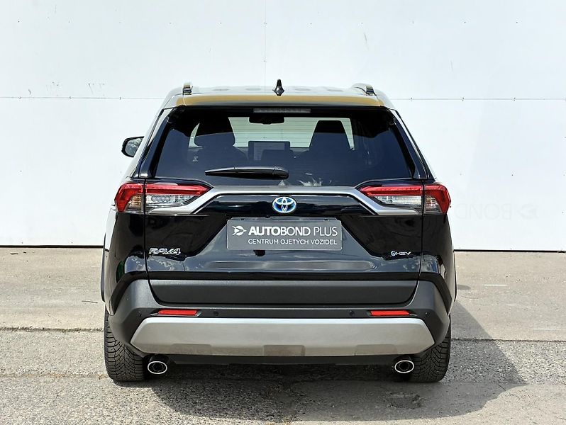 Toyota RAV4 2.5 HSD e-CVT AWD Comfort Styl - fotka 9 z 22