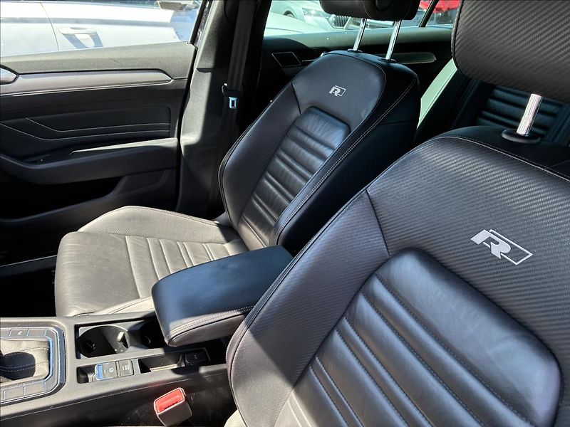 Volkswagen Passat 2,0 R-LINE,TAŽNÉ,KAMERA - fotka 10 z 32