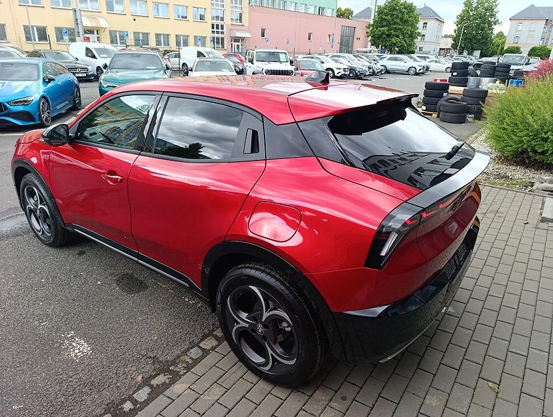 Alfa Romeo Junior (2026) Sport Speciale 1.2 Turbo Hybr. - fotka 5 z 34