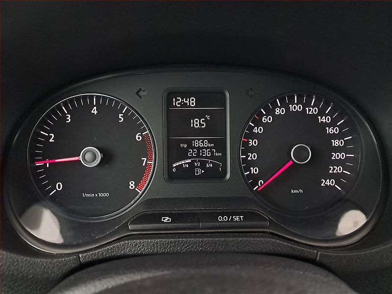 Volkswagen Polo (2010) 1.2 12V, nová STK - fotka 11 z 17