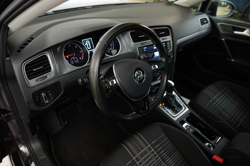 Volkswagen Golf - fotka 5 z 6