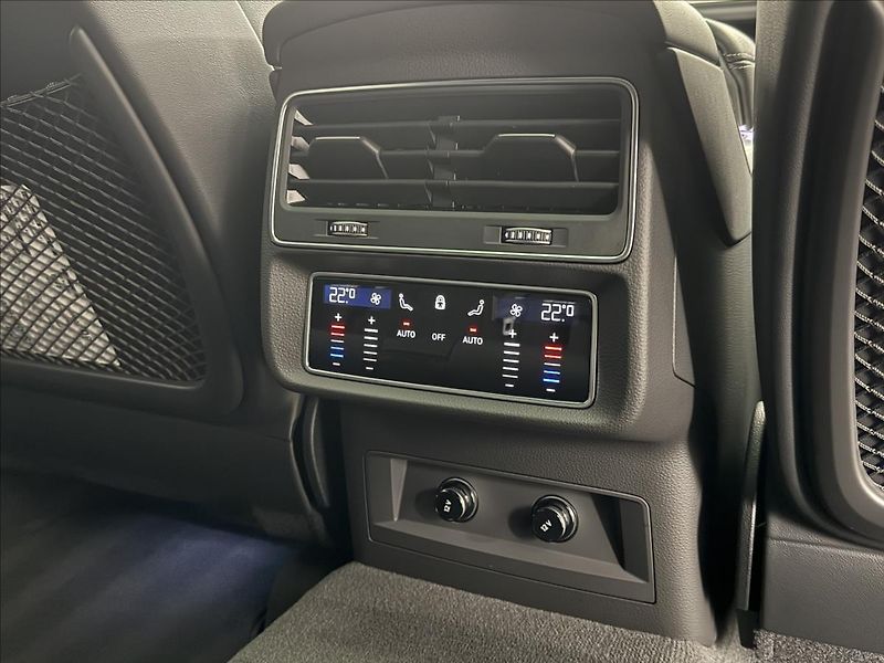 Audi Q8 50 TDI S-LINE 1 MAJ ČR DPH - fotka 16 z 34