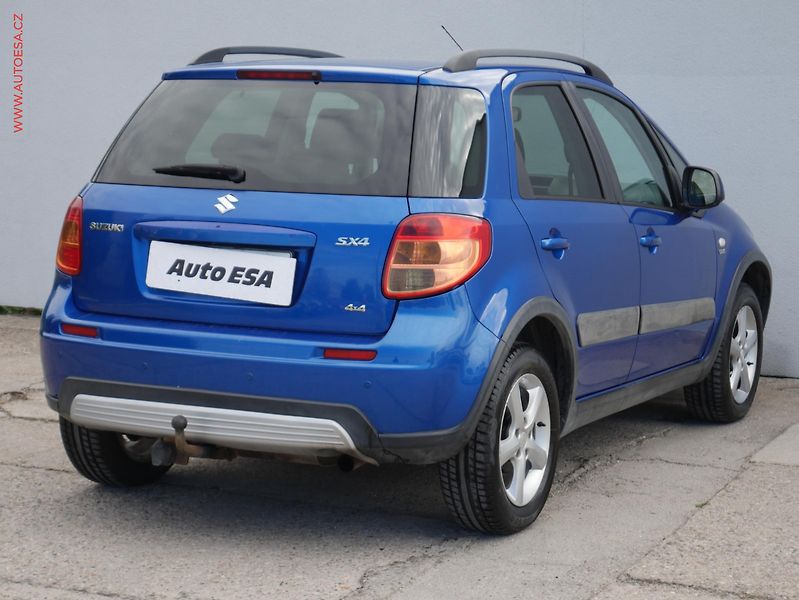 Suzuki SX4 (2008) 1.9DDiS 4x4, ČR, AC, park - fotka 6 z 18