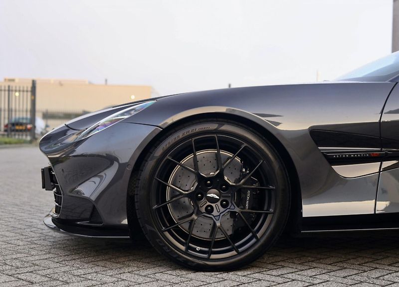 Aston Martin Vanquish (2024) 5.2 V12 New model - fotka 56 z 60