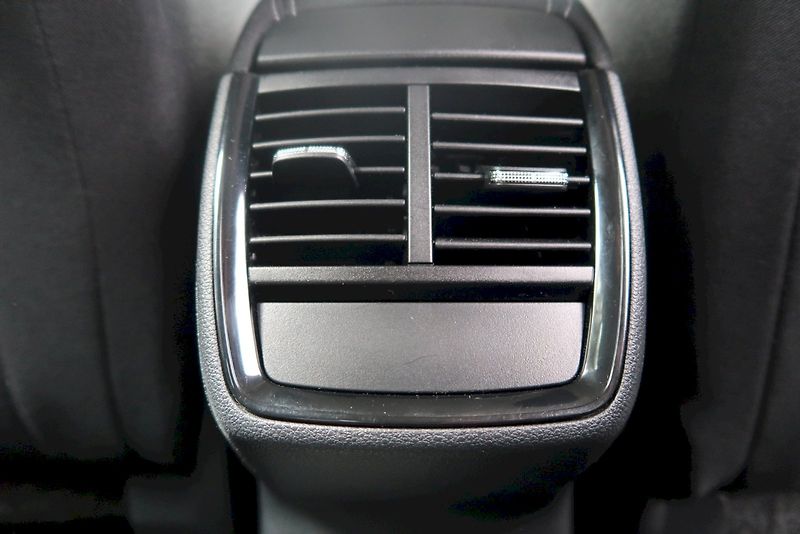 Škoda Kamiq (2025) Selection 1.0 TSI 85 kW - fotka 27 z 29