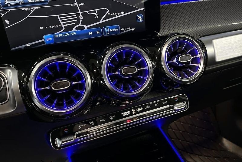 Mercedes-Benz GLB 200 AMG Night Taž ACC Kam LED - fotka 13 z 19
