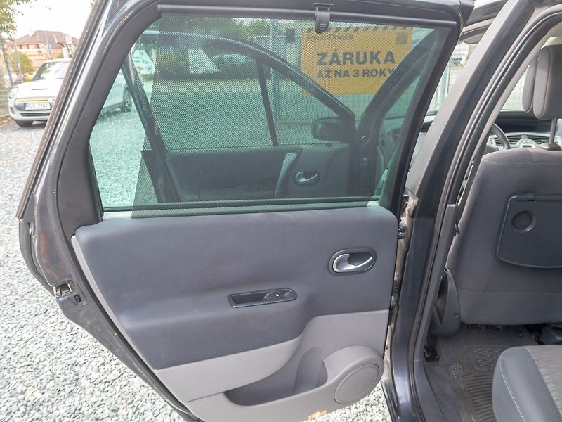 Renault Scénic (2006) 1.6i 82KW – PO ROZVODECH - fotka 28 z 38