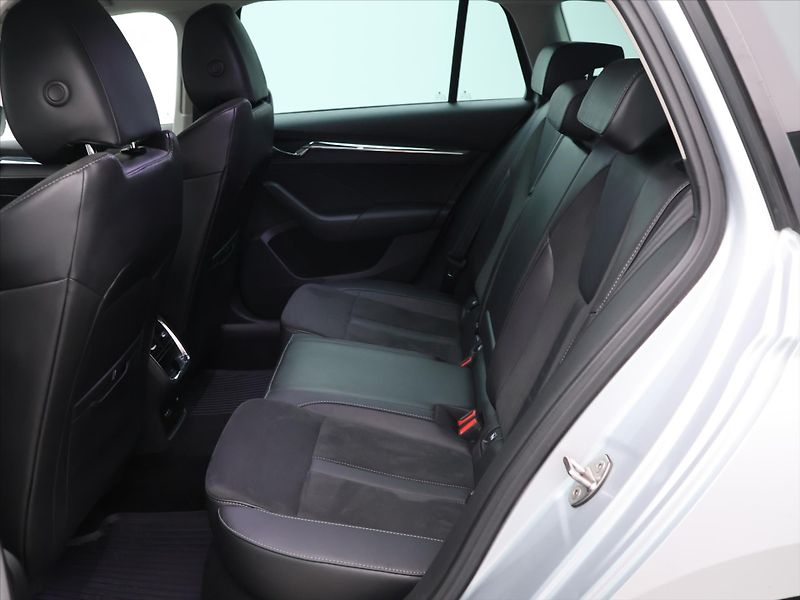Škoda Octavia 2,0 TDI 110 kW DSG Style - fotka 13 z 30