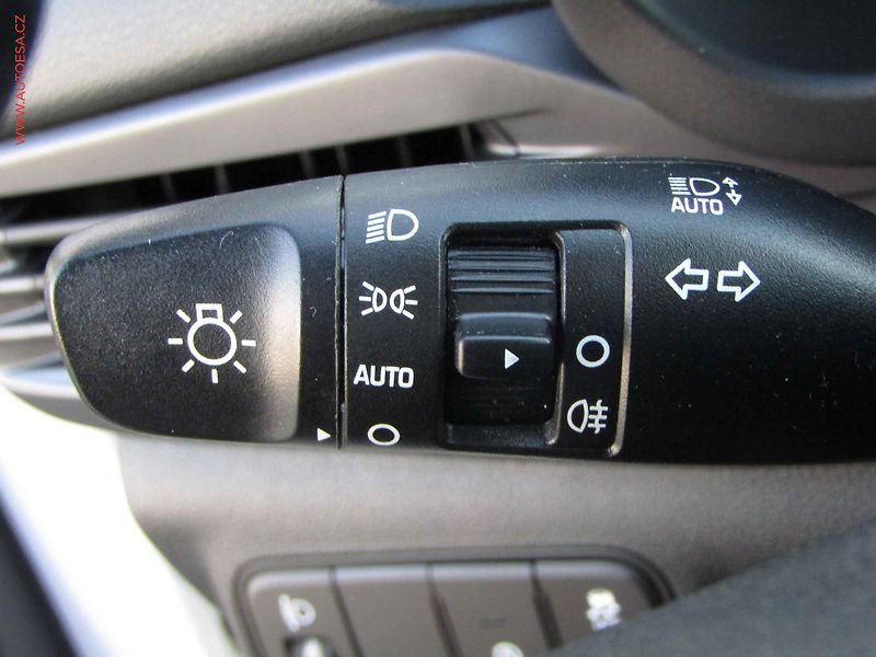 Hyundai i20 (2024) 1.2i, 1.maj,ČR, STK2/28 - fotka 12 z 22