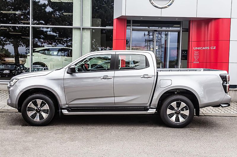 Isuzu D-Max (2025) 1,9 D AT 4x4  LSE Double Cab - fotka 9 z 31