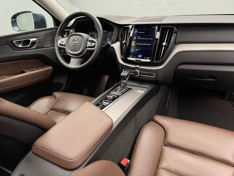 Volvo XC60 D5 AWD INSCRIPTION AUT CZ - fotka 24 z 42