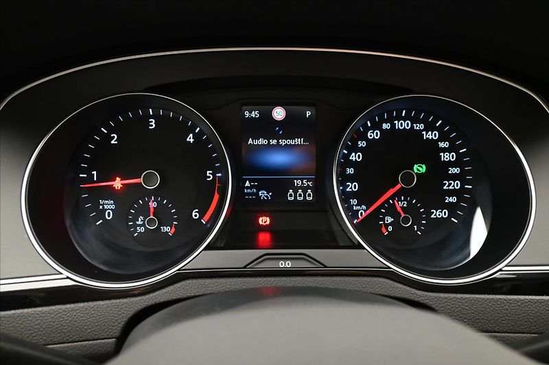 Volkswagen Passat 2,0 TDI 110 kW DSG Business Zá - fotka 16 z 31