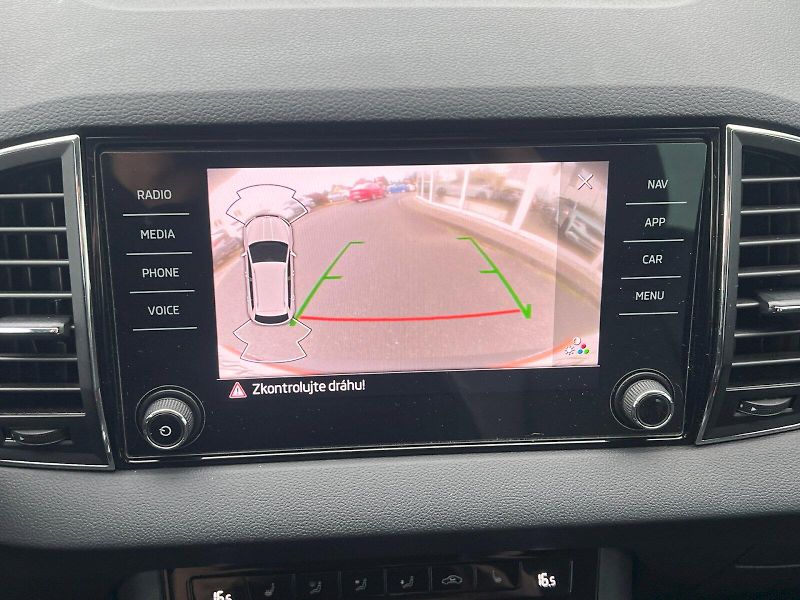 Škoda Karoq (2021) Style Plus 1.5 TSI 110KW 6° ma - fotka 27 z 33